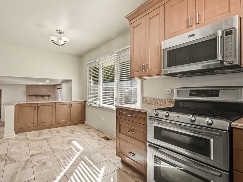 8533 W Sun Valley Drive Palos Hills IL 60465
