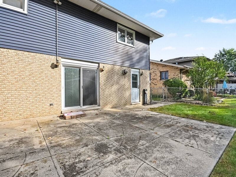 8533 W Sun Valley Drive Palos Hills IL 60465