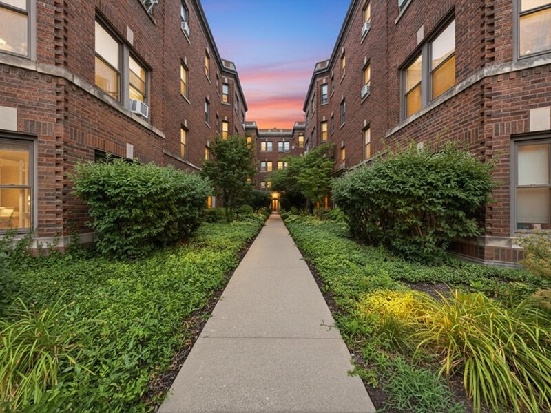 52 Forest Avenue Riverside IL 60546