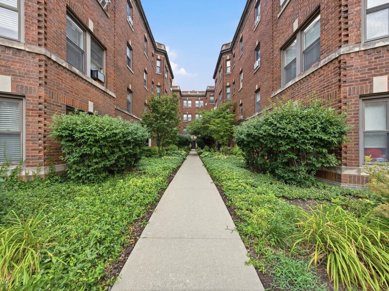 52 Forest Avenue Riverside IL 60546