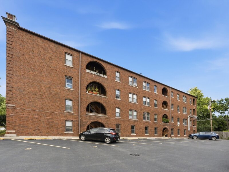 52 Forest Avenue Riverside IL 60546