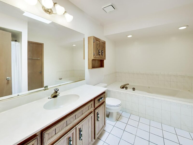 19255 Bernadine Street Lansing IL 60438