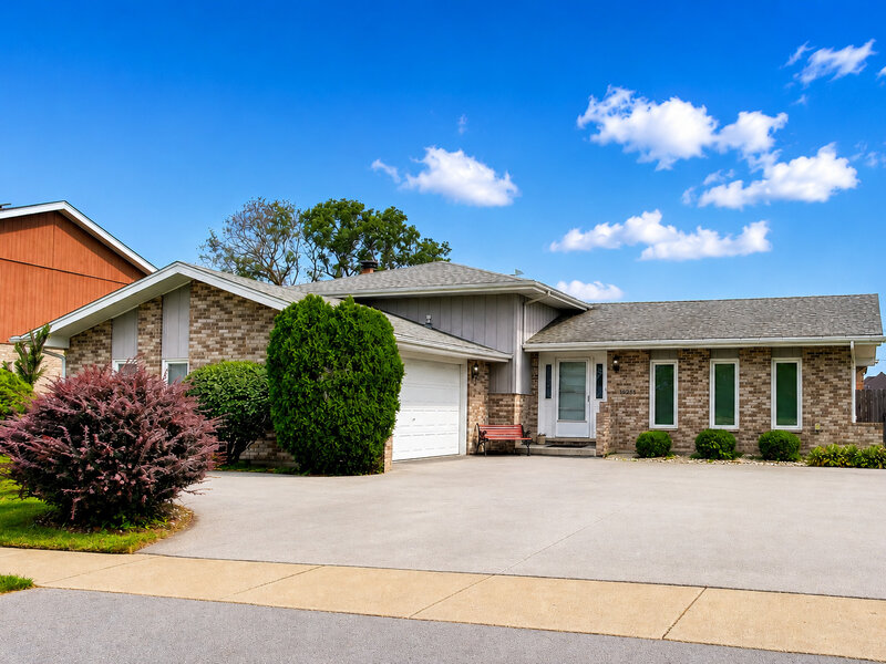 19255 Bernadine Street Lansing IL 60438