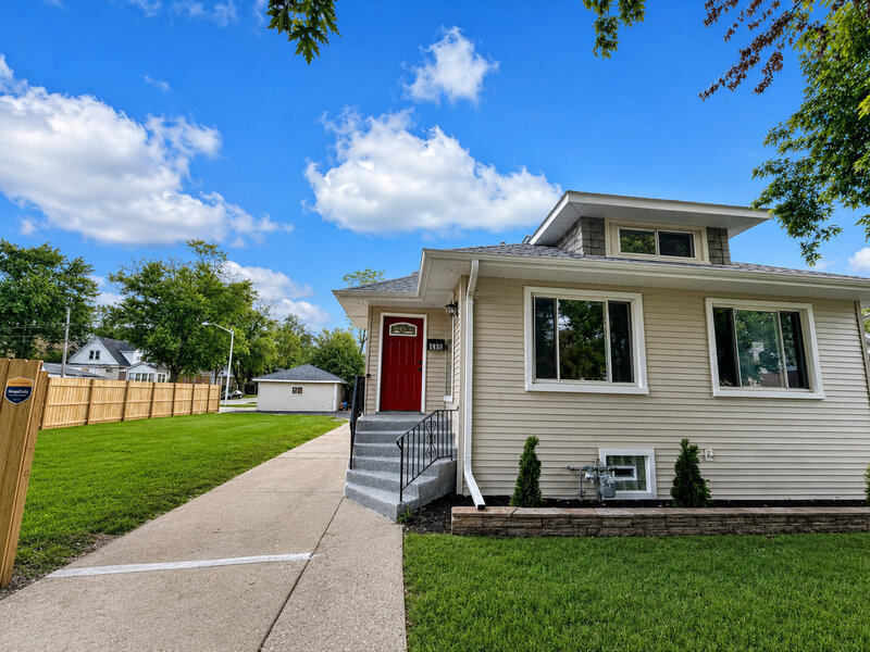1936 S 17th Avenue Maywood IL 60153