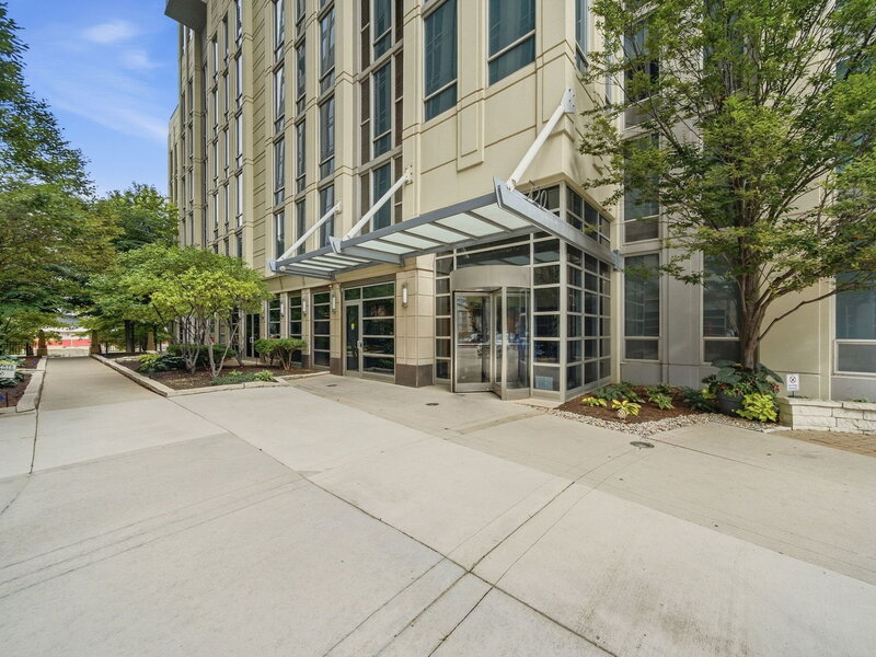 720 N Larrabee Street Chicago IL 60654