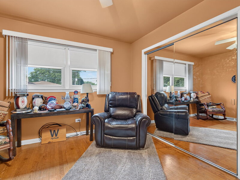 9915 S Kenton Avenue Oak Lawn IL 60453