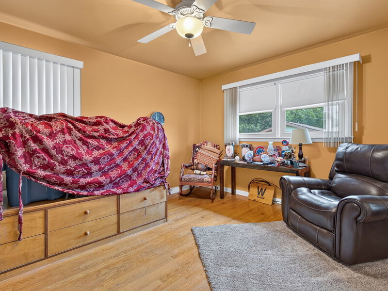 9915 S Kenton Avenue Oak Lawn IL 60453