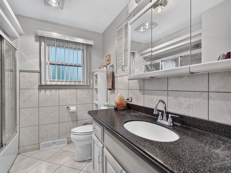 9915 S Kenton Avenue Oak Lawn IL 60453