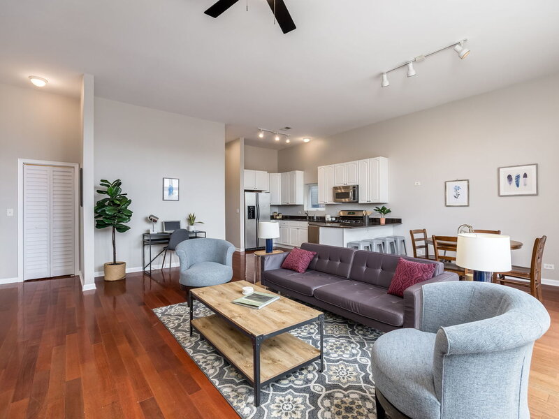 1395 N Milwaukee Avenue Chicago IL 60622