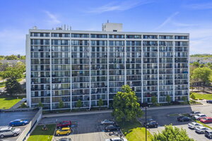 Photo of 2005 S Finley Road Lombard IL 60148 Unit 1012