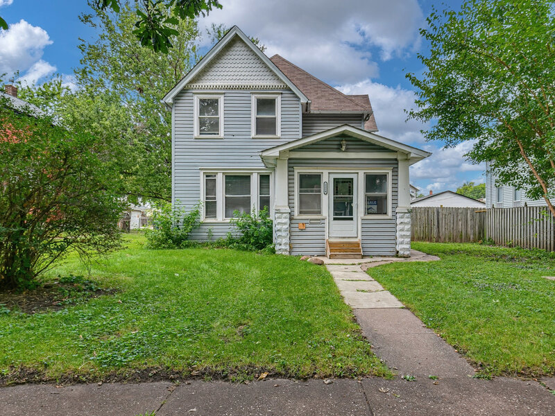 2214 W 2nd Street Davenport IA 52802