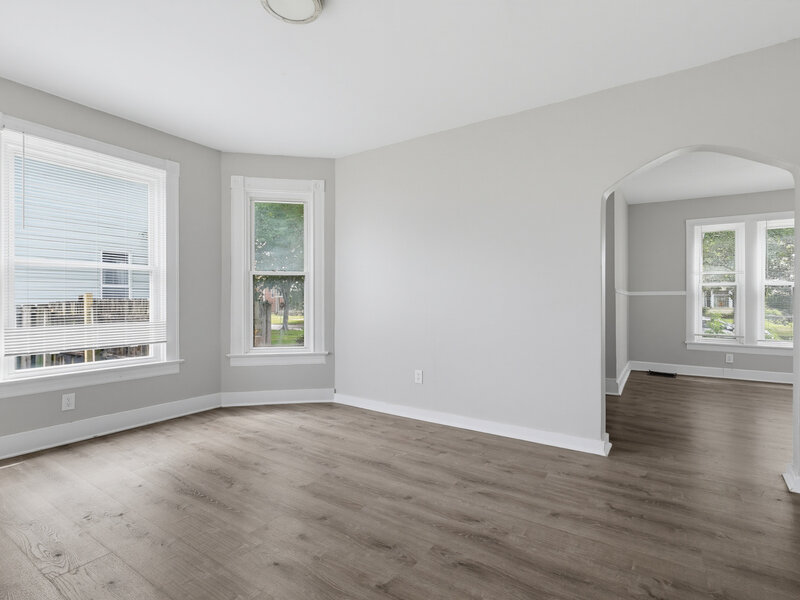 2214 W 2nd Street Davenport IA 52802