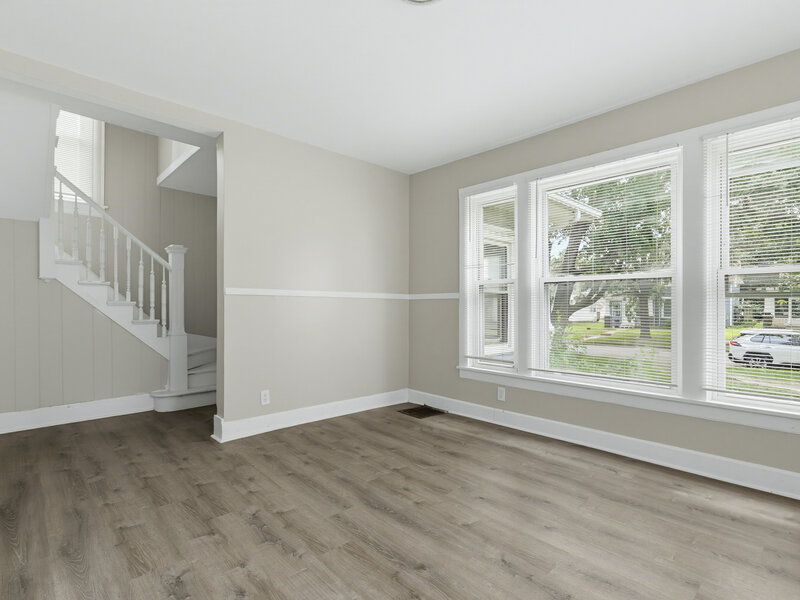 2214 W 2nd Street Davenport IA 52802