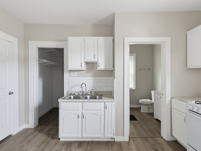 2214 W 2nd Street Davenport IA 52802