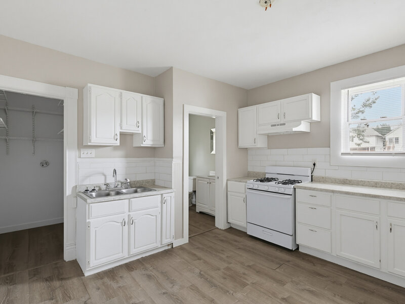 2214 W 2nd Street Davenport IA 52802
