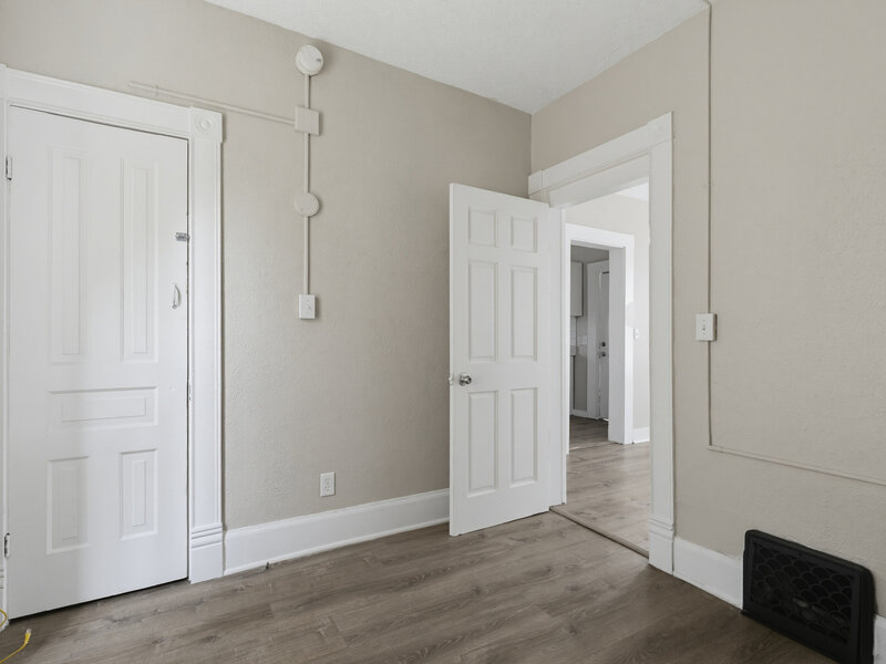 2214 W 2nd Street Davenport IA 52802