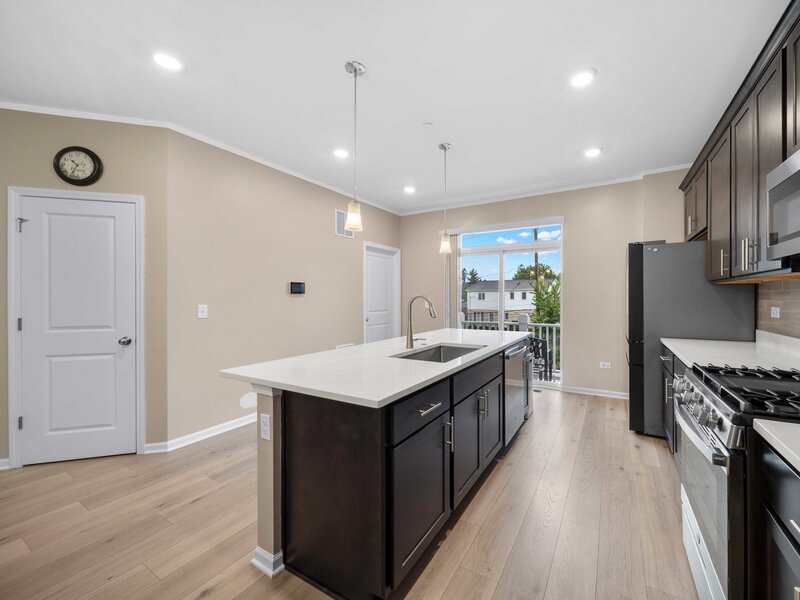 1125 Dock Street Des Plaines IL 60018