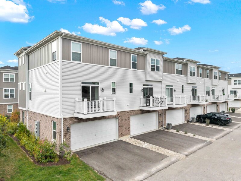 1125 Dock Street Des Plaines IL 60018