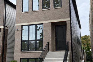 Photo of 6732 N Oxford Avenue Chicago IL 60631