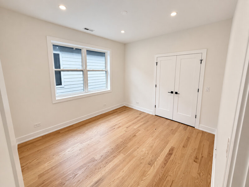 6732 N Oxford Avenue Chicago IL 60631