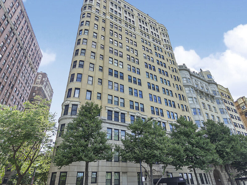 3300 N Lake Shore Drive Chicago IL 60657