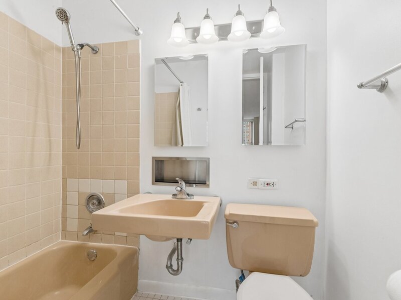 5401 S Hyde Park Boulevard Chicago IL 60615