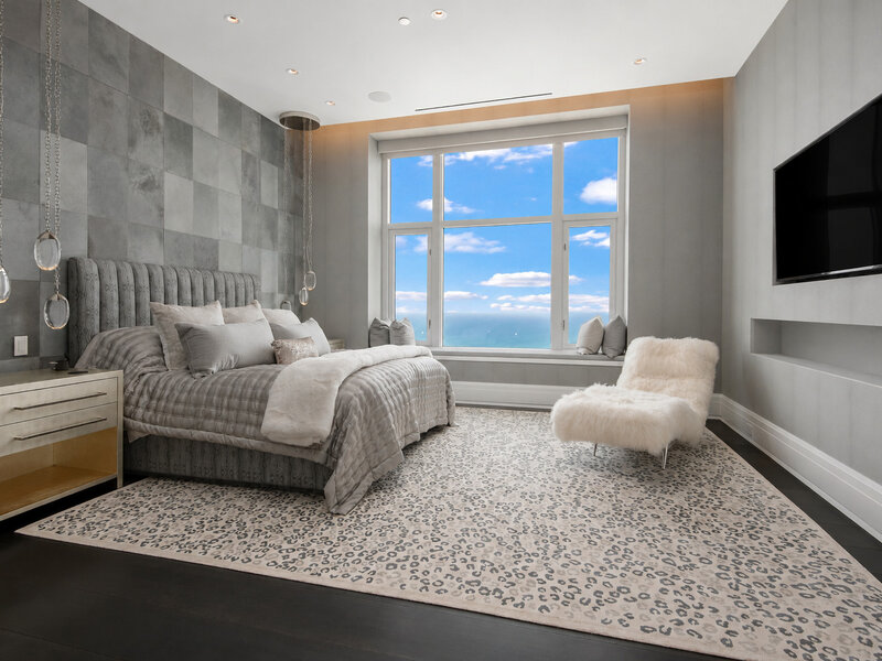 132 E Delaware Place Chicago IL 60611