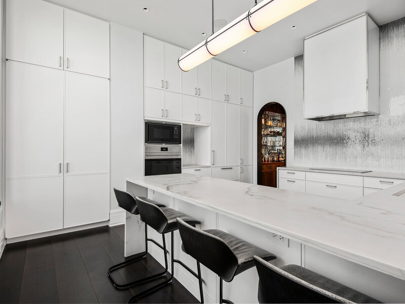 132 E Delaware Place Chicago IL 60611