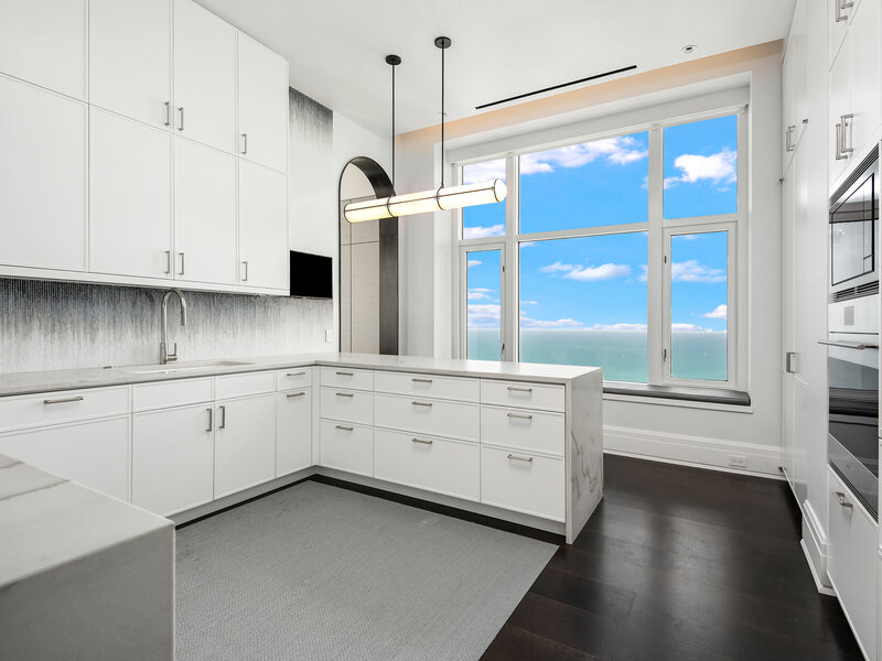 132 E Delaware Place Chicago IL 60611