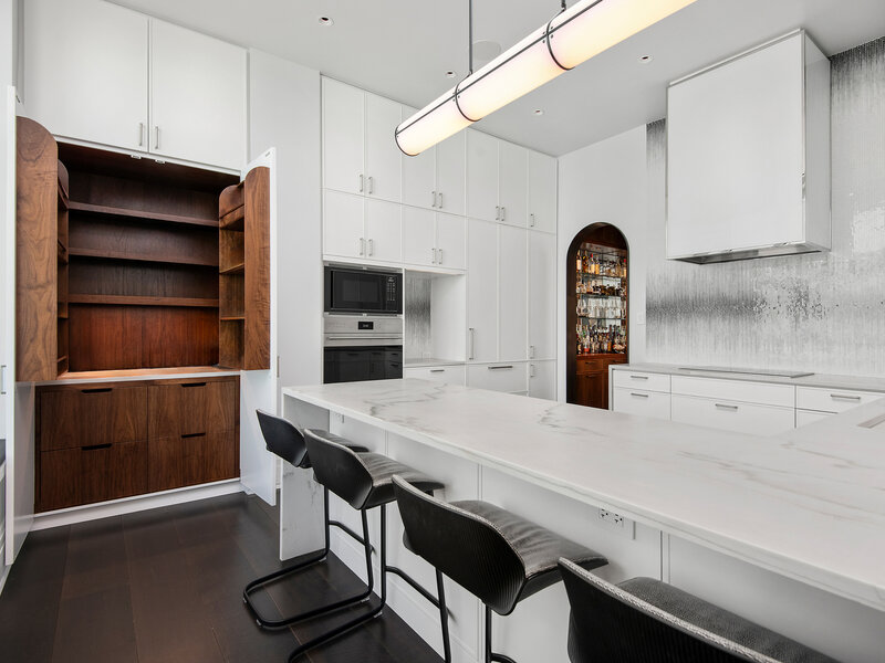 132 E Delaware Place Chicago IL 60611