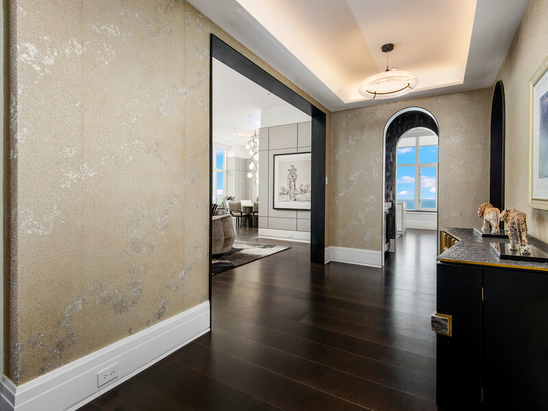 132 E Delaware Place Chicago IL 60611