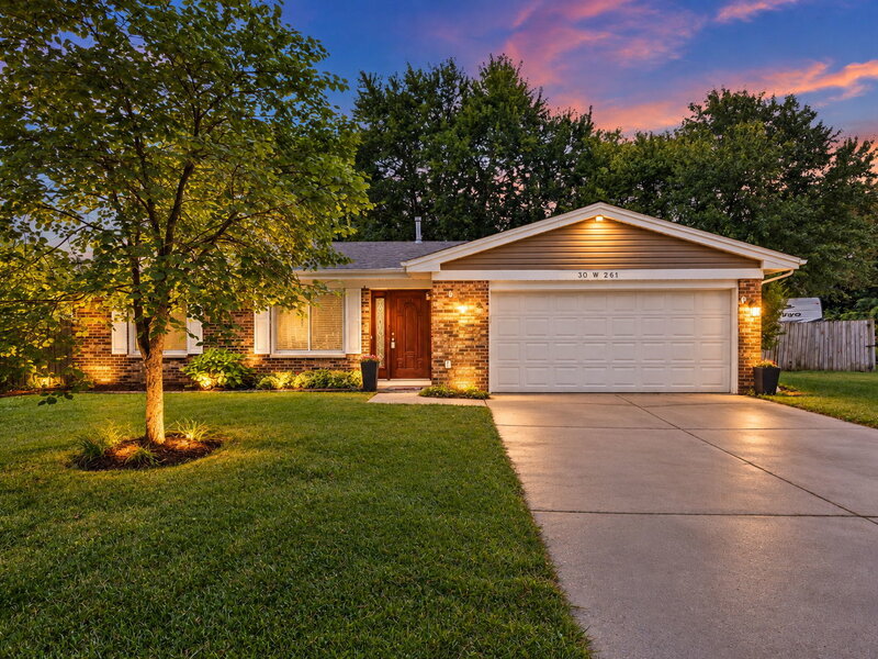 30 Leominster Court Warrenville IL 60555