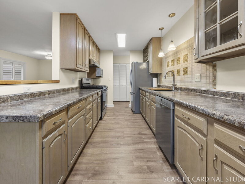 30 Leominster Court Warrenville IL 60555