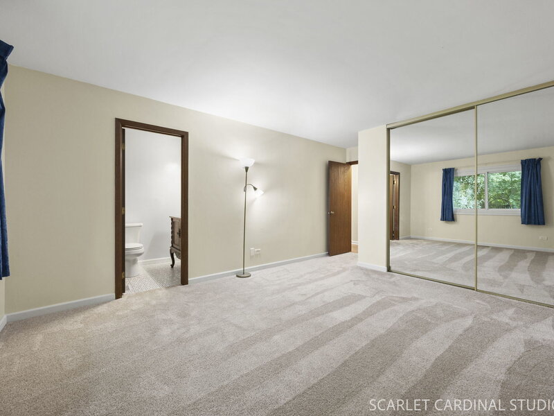 30 Leominster Court Warrenville IL 60555