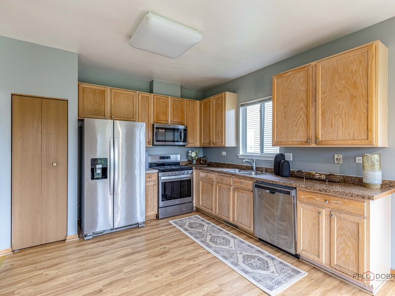 357 W Waterbury Drive Round Lake IL 60073