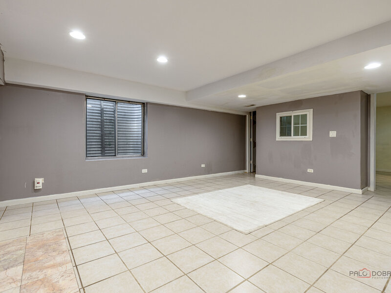 357 W Waterbury Drive Round Lake IL 60073