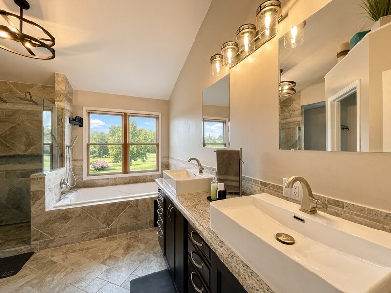4 River Bend Road Montgomery IL 60538
