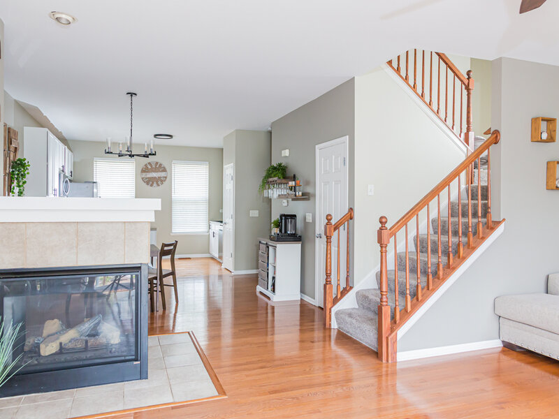 734 Thornbury Road Bartlett IL 60103