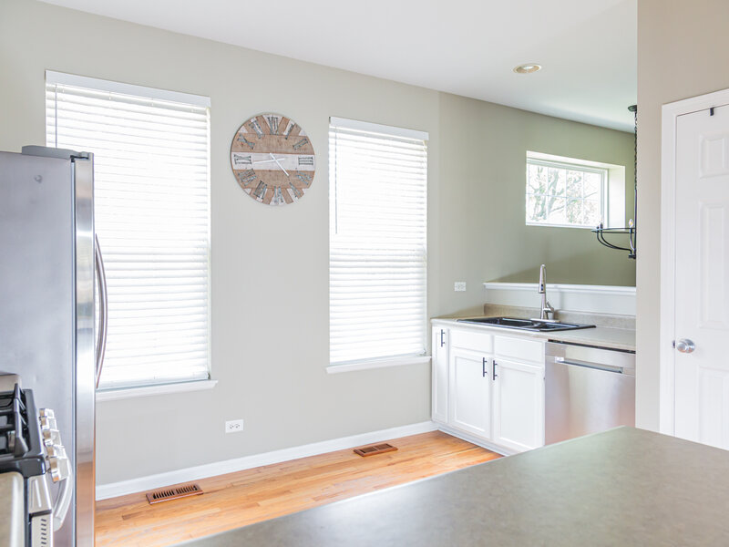 734 Thornbury Road Bartlett IL 60103