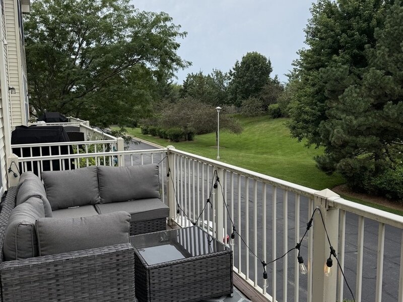 734 Thornbury Road Bartlett IL 60103
