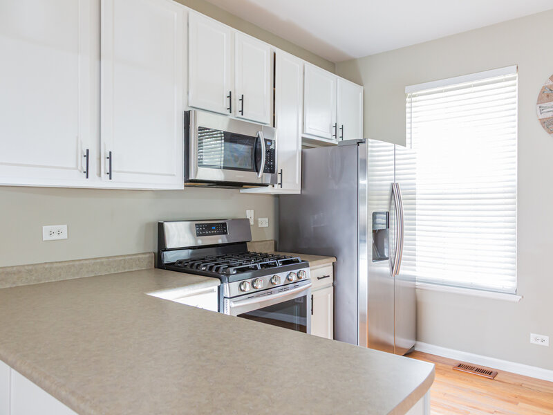 734 Thornbury Road Bartlett IL 60103