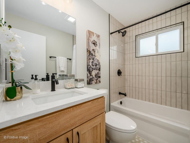 4051 W 80th Place Chicago IL 60652