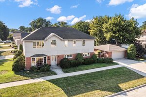 Photo of 8000 W Lake Street Niles IL 60714