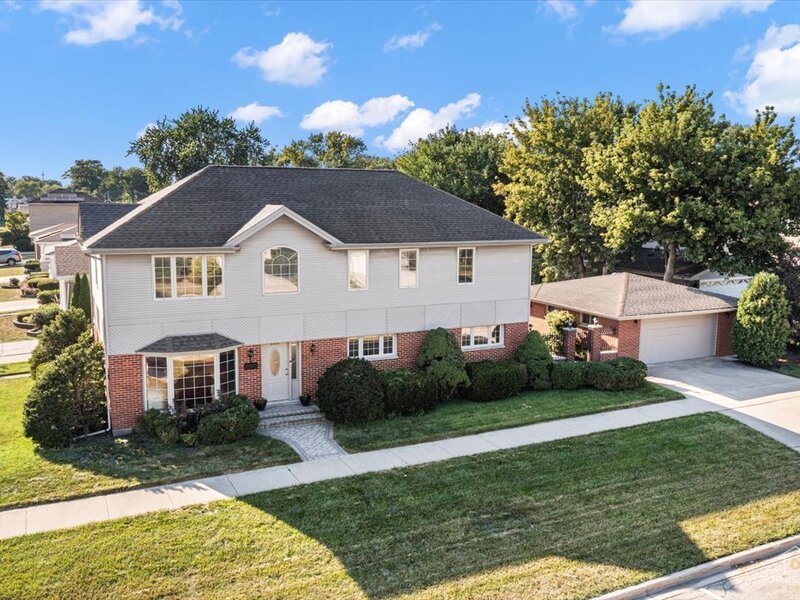 8000 W Lake Street Niles IL 60714
