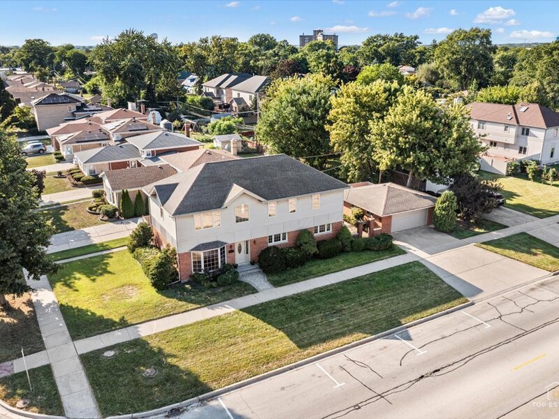 8000 W Lake Street Niles IL 60714