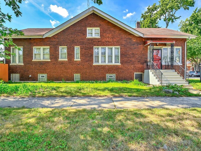 657 E 90th Street Chicago IL 60619