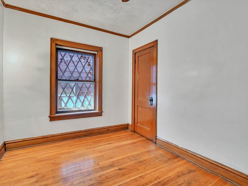 657 E 90th Street Chicago IL 60619