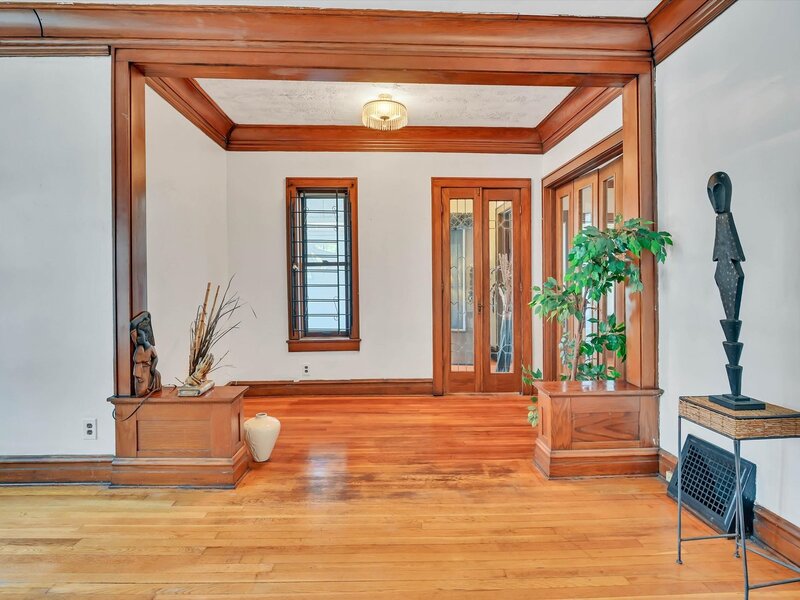 657 E 90th Street Chicago IL 60619