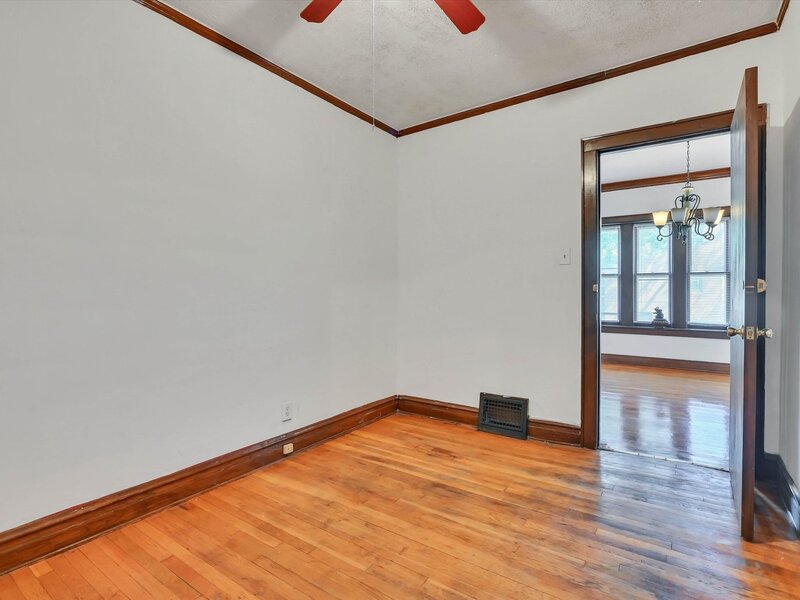 657 E 90th Street Chicago IL 60619