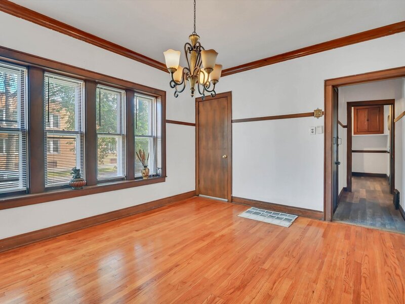 657 E 90th Street Chicago IL 60619